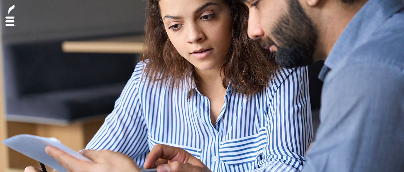 Equipo de consultores trabajando